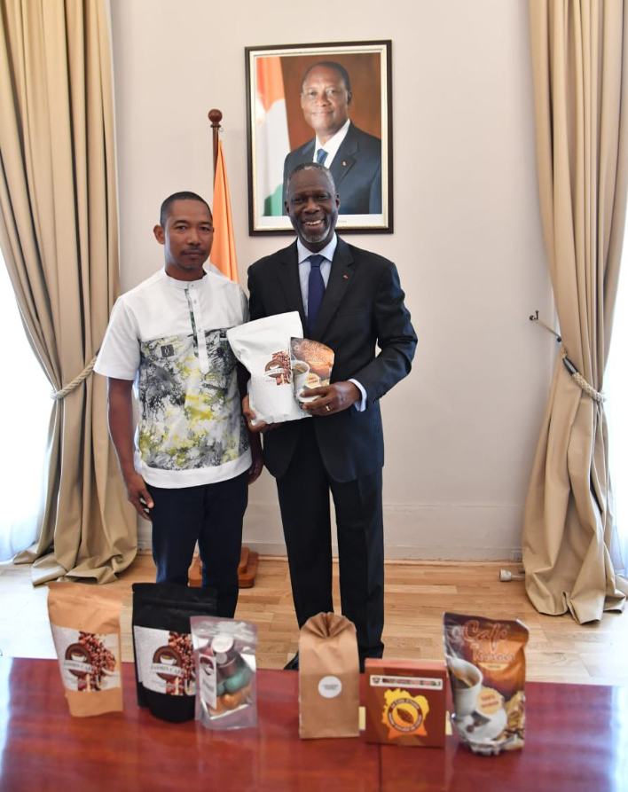 Présentation des produits JASMIN CAFÉ à l'ambassade de Côte d'Ivoire en France avec l'ambassadeur Maurice BANDAMAN
